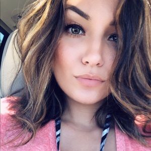 Meet your Posher, Amalia